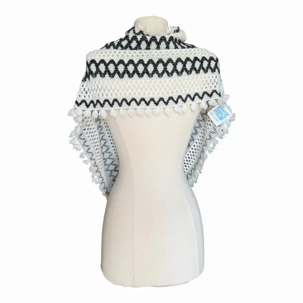 Handmade Black White Gray Crochet Infinity Scarf Zigzag Wave Pattern Fringe Cowl